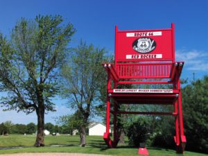 World's Largest Rocking Chair, Fanning, MO